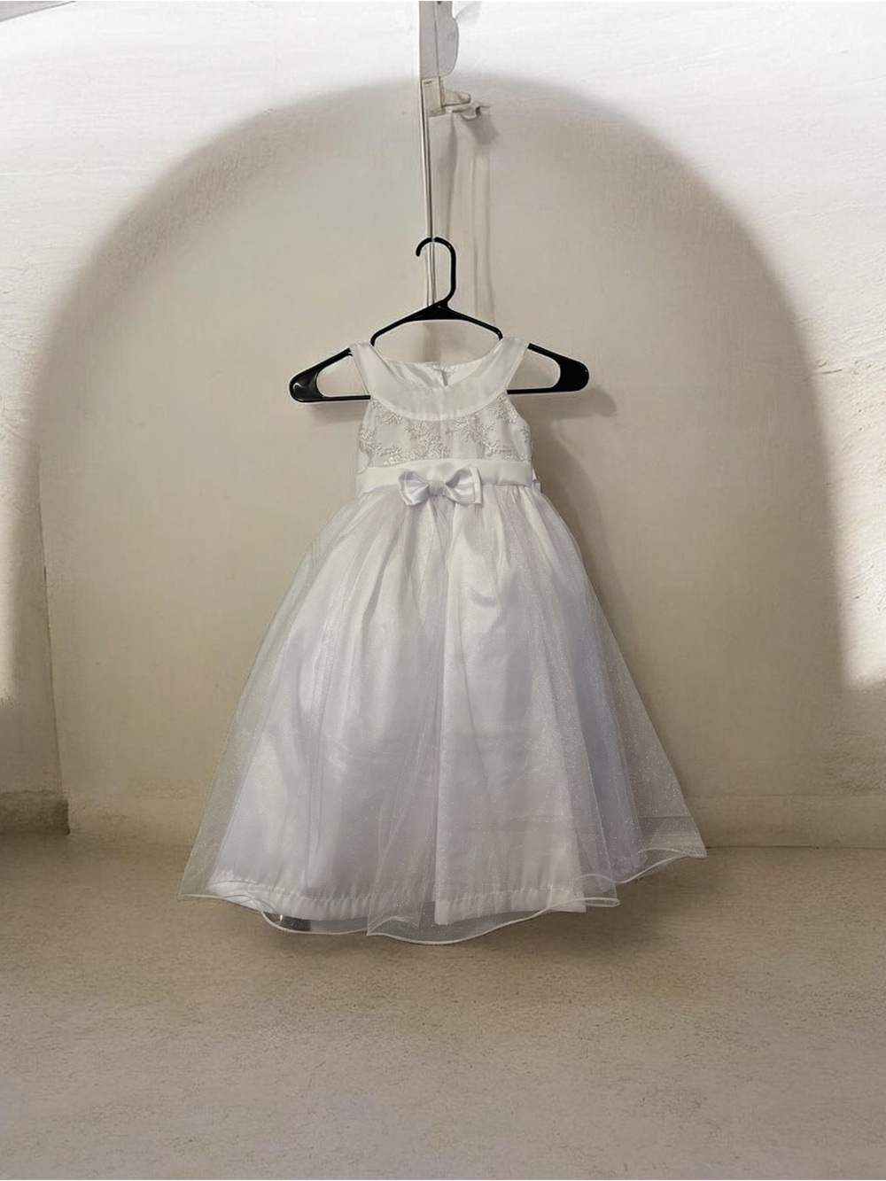 White Sleeveless Flower Girl / Special Occasion Dress with Bow